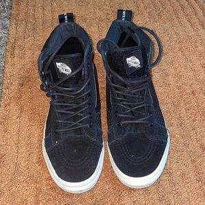 Vans MTE Men’s size 8.0 Women’s 9.5 Black&White